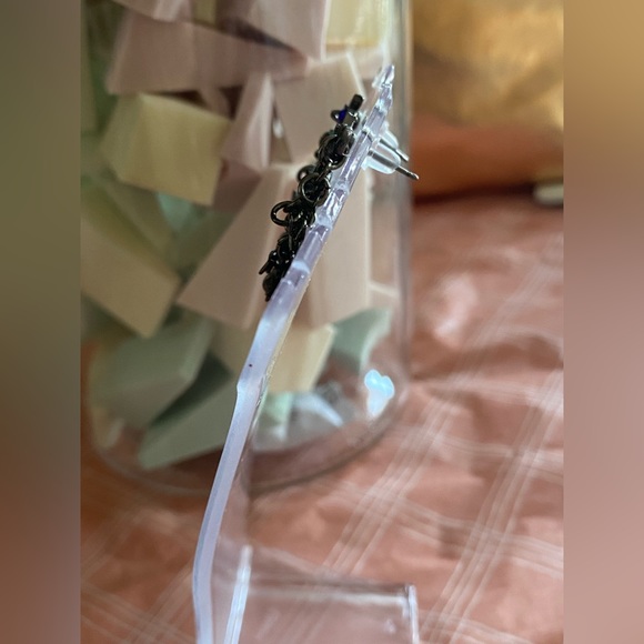 Very Cute Dangling Stars Earrings - Picture 3 of 3